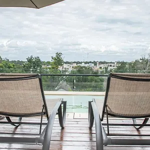 Moonshine & Hotel Tulum